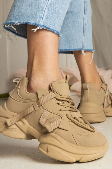 Sneakers marroni da donna... 2