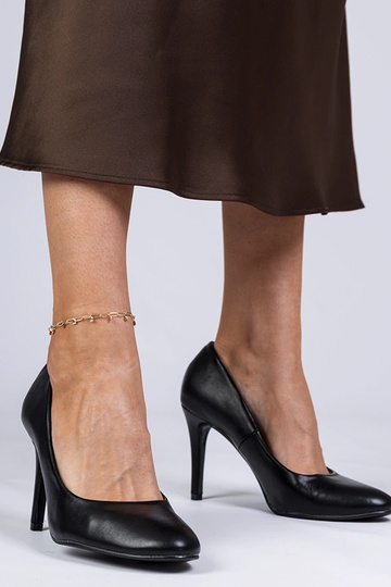 Scarpe col tacco nere...