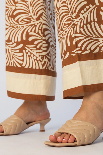 Ciabatte color sabbia con...