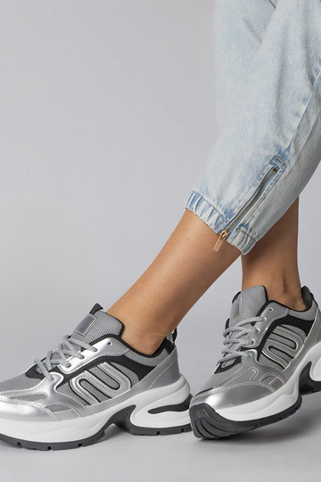 Sneakers argento con suola massiccia, „Aries"