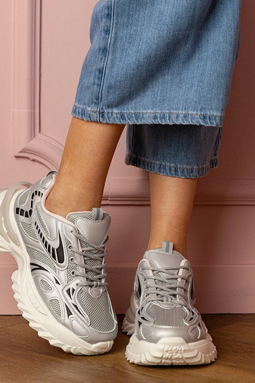 Scarpe sportive argento femminili su piattaforma stilosa Carina 2