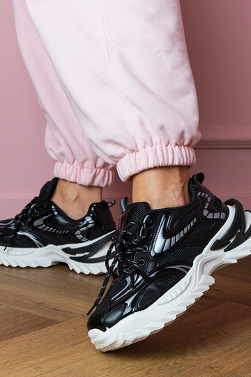 Scarpe sportive nere femminili su piattaforma elegante Carina 2