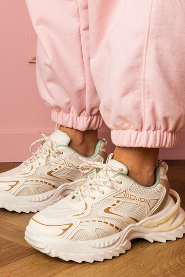 Scarpe sportive beige femminili su piattaforma spessa Lirana 2