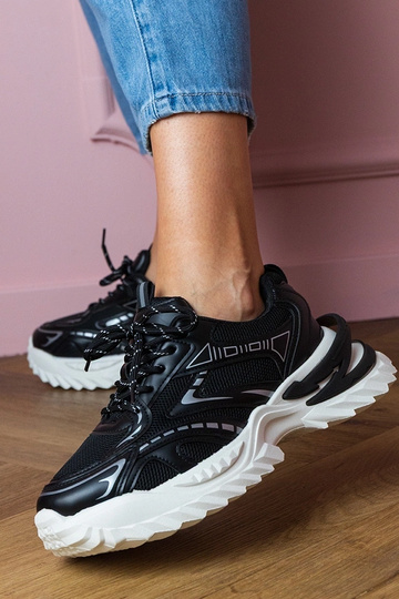 Scarpe sportive nere femminili su piattaforma spessa Lirana 2