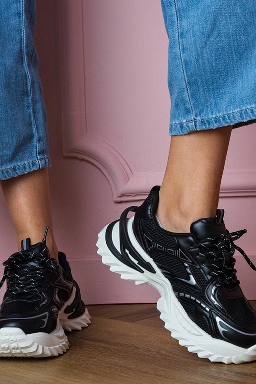 Scarpe sportive nere femminili su...