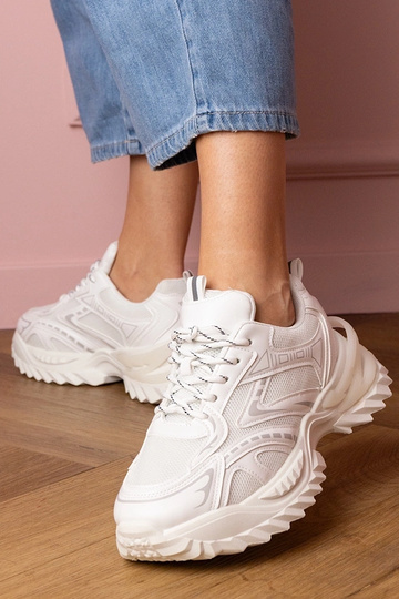 Scarpe sportive bianche femminili su piattaforma spessa Lirana 2