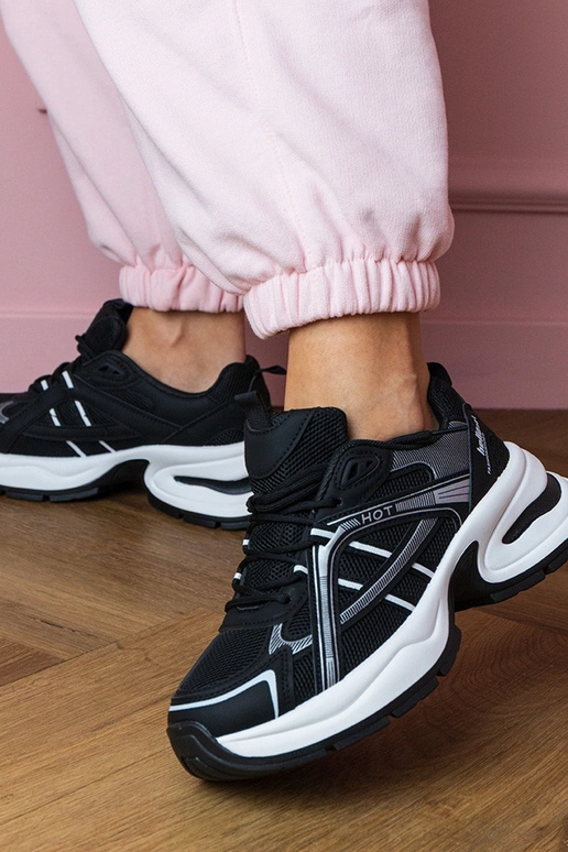 Scarpe sportive nere femminili su...