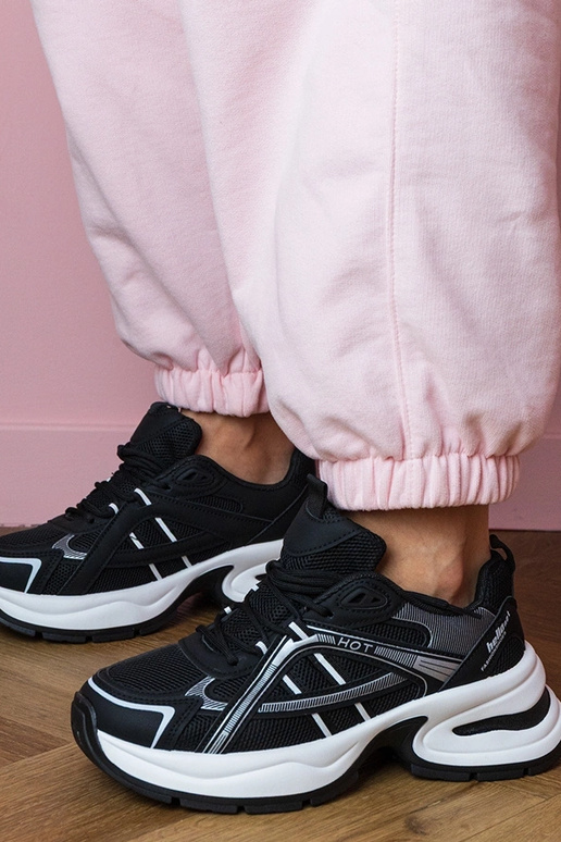 Scarpe sportive nere femminili su...