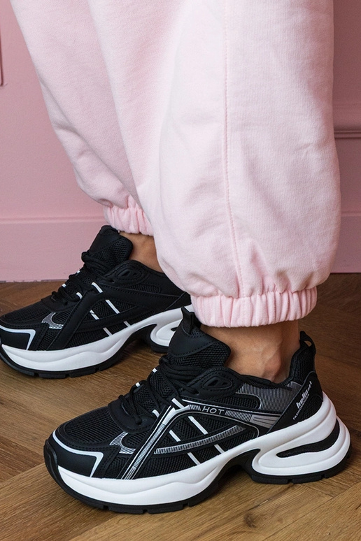 Scarpe sportive nere femminili su...