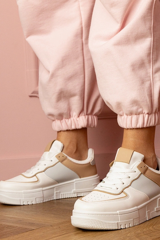 Scarpe sportive bianche e beige...