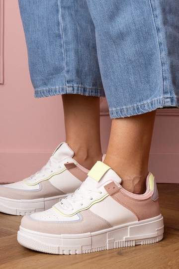 Scarpe sportive bianche e... 2