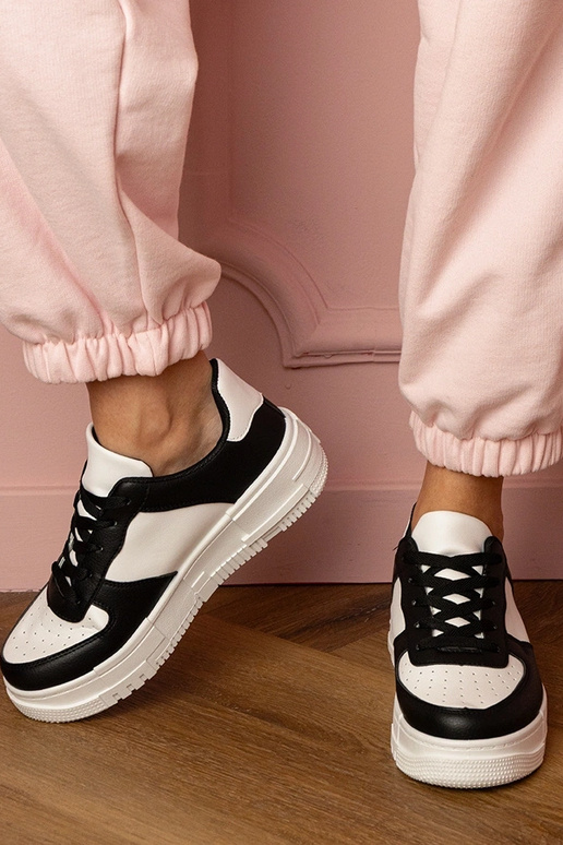 Scarpe sportive nere femminili su...