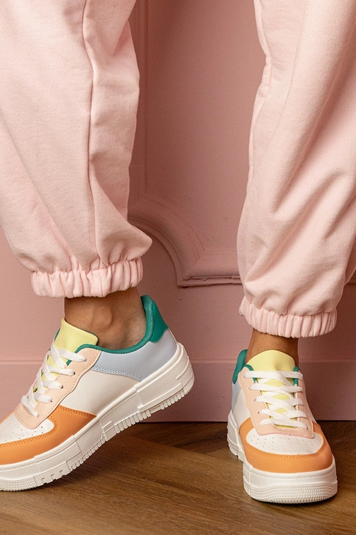 Scarpe sportive arancioni femminili...