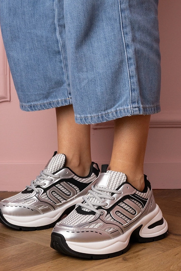 Scarpe sportive da donna...