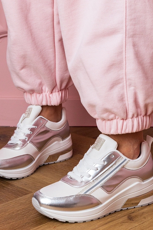 Scarpe sportive da donna bianche con... Scarpe sportive da donna bianche con...