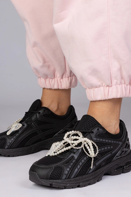Scarpe sportive nere con decorazioni...