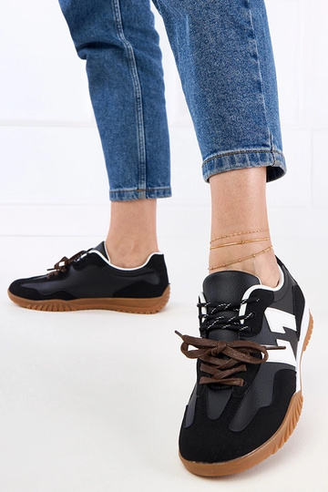 Scarpe sportive nere con lacci colorati, "Bekki"