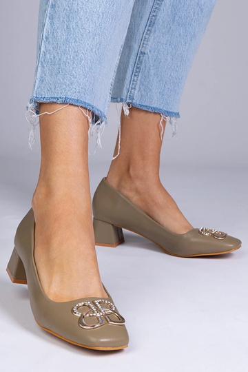 Décolleté verdi con tacco... 2