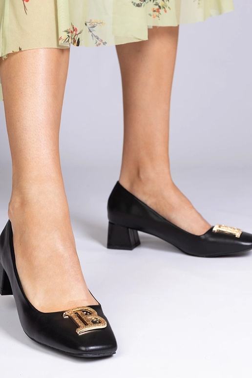 Décolleté nere con dettaglio oro e...