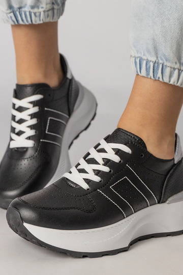 Scarpe sportive nere con inserto argentato, "Lenkuta" 2