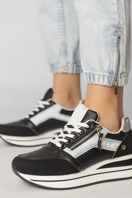 Scarpe sportive nere con zip, „Syvilla"