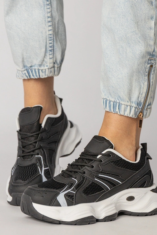 Scarpe sportive nere con suola...