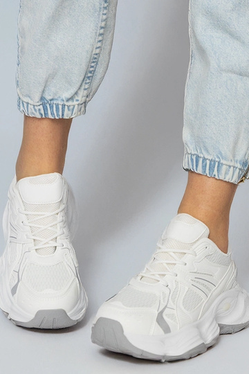 Scarpe sportive bianche con... 2