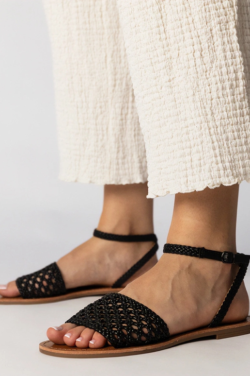 Sandali neri intrecciati con tacco...