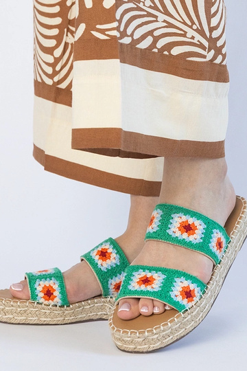 Ciabatte tipo espadrillas verdi con ricamo, "Lelis"
