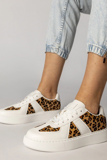 Scarpe sportive da donna bianche con motivo leopardato, "Toris"