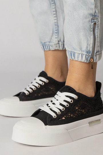 Scarpe sportive nere in pizzo per donna, "Runna" 2