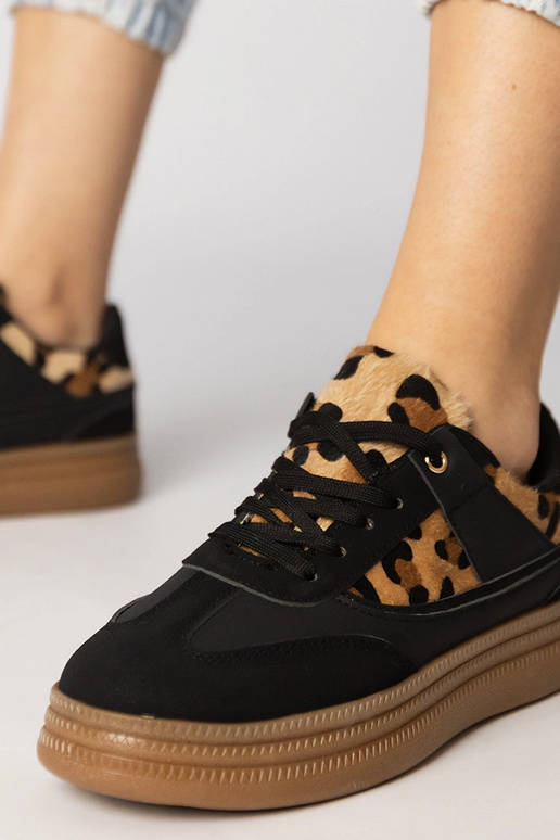 Scarpe sportive da donna in camoscio...