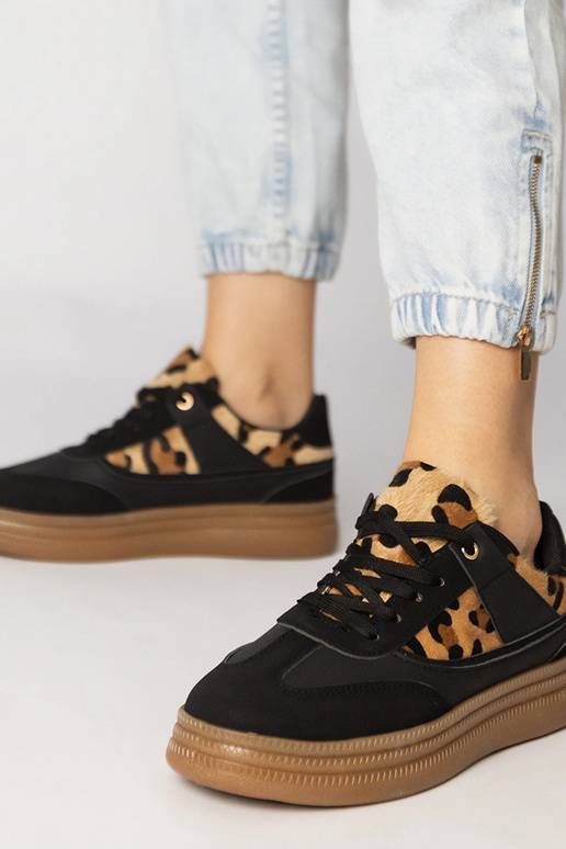 Scarpe sportive da donna in camoscio...