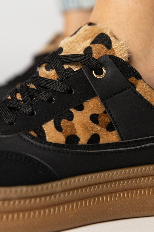 Scarpe sportive da donna in camoscio...