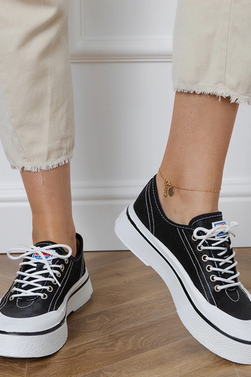 Scarpe nere con plateau per donna, "Greta" 2