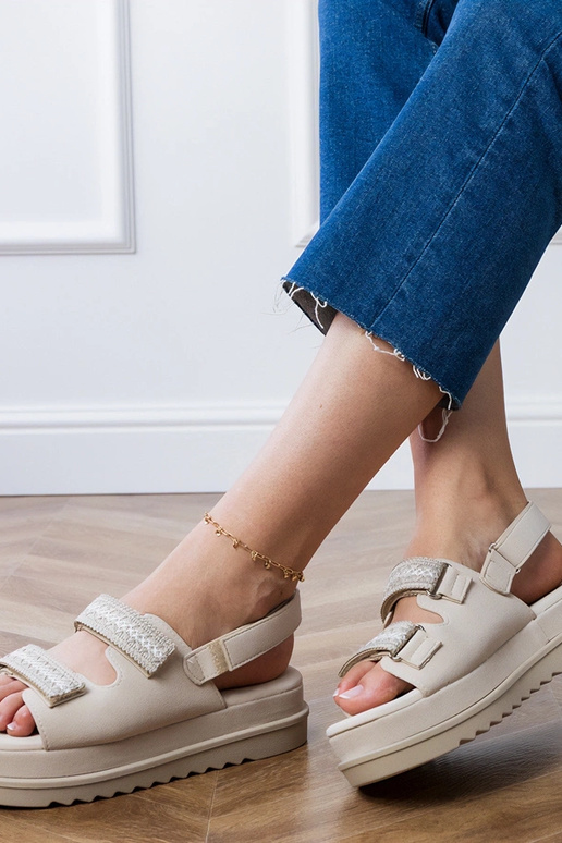 Sandali color sabbia con cinturini...