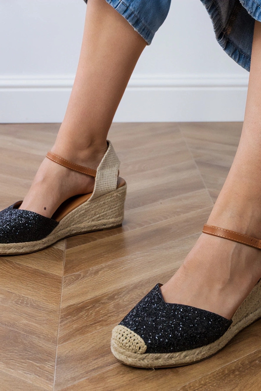 Sandali neri lucidi su piattaforma,...