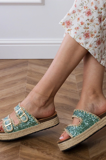 Pantofole tipo espadrillas verdi con paillettes e fibbie, "Induri" 2