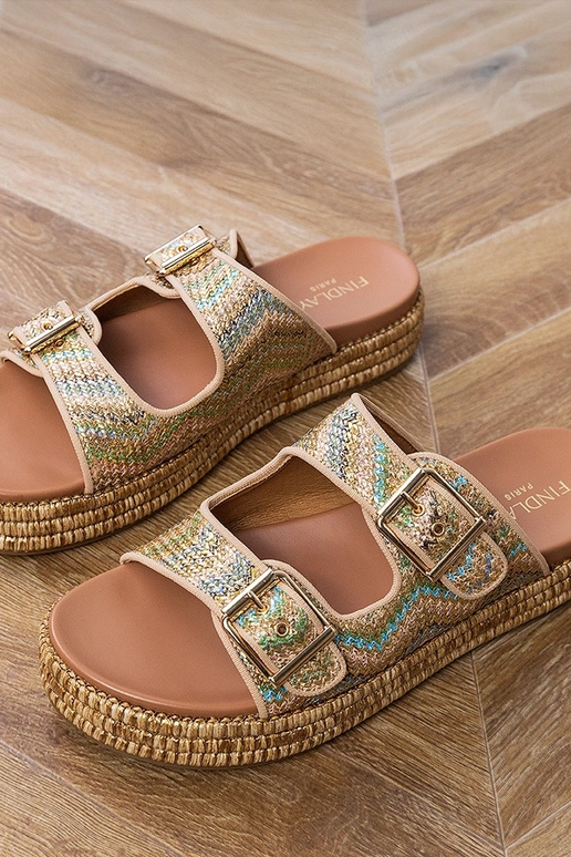 Pantofole dorate con fibbie sui...