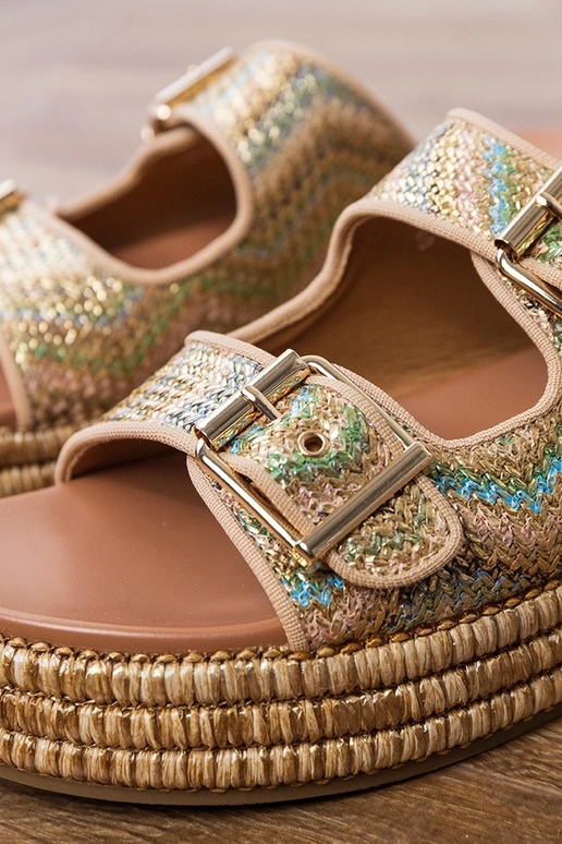 Pantofole dorate con fibbie sui...