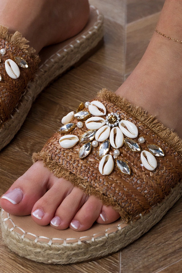 Espadrillas intrecciate marrone con conchiglie Morsa