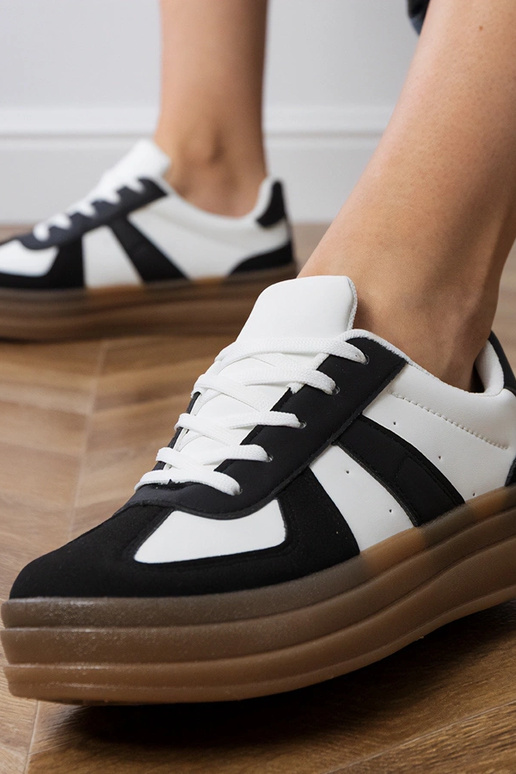 Scarpe sportive nere per donna con...