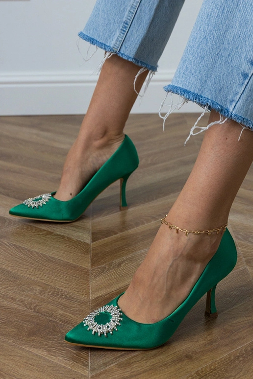 Sandali in seta verdi con zirconi...