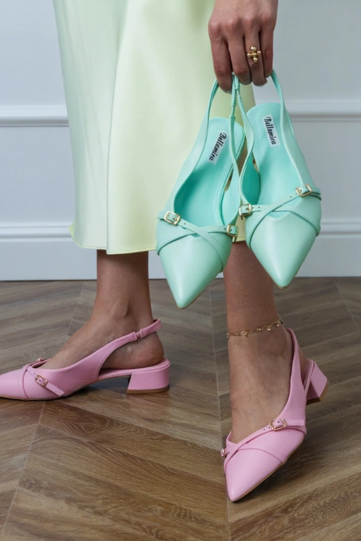 Sandali rosa con tacco basso e...