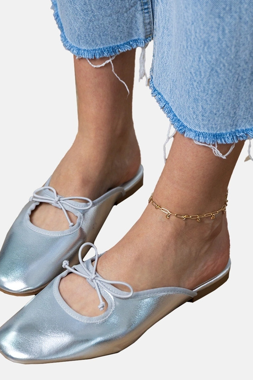 Pantofole chiuse argentate su suola...