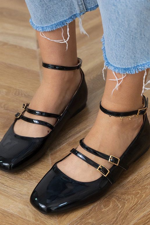 Ballerine nere verniciate con fibbie... Ballerine nere verniciate con fibbie...