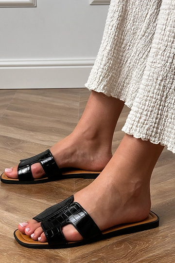 Infradito nere con suola... 2