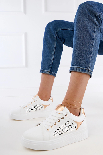 Scarpe sportive bianche con dettagli dorati sulla piattaforma Remmi 2