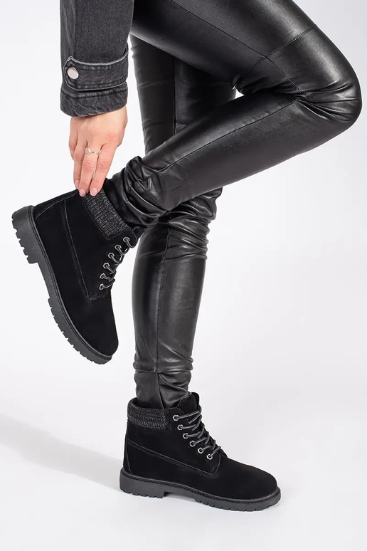 Le scarpe da donna sono realizzate in...