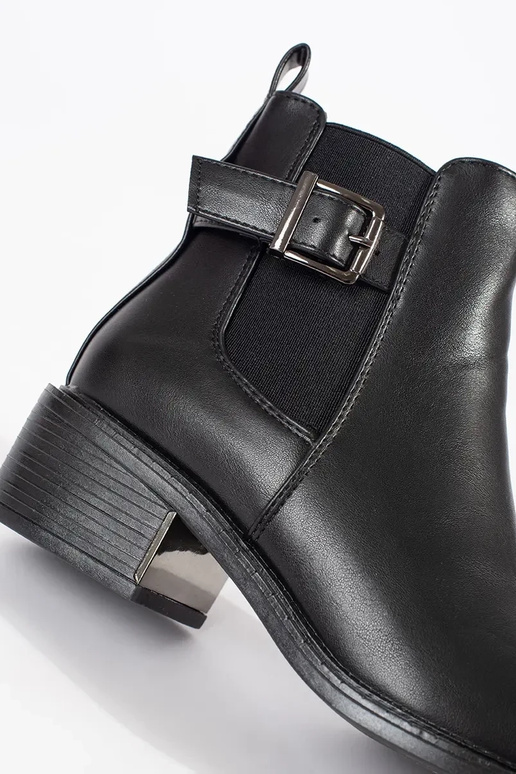 Scarpe modello classico di colore...